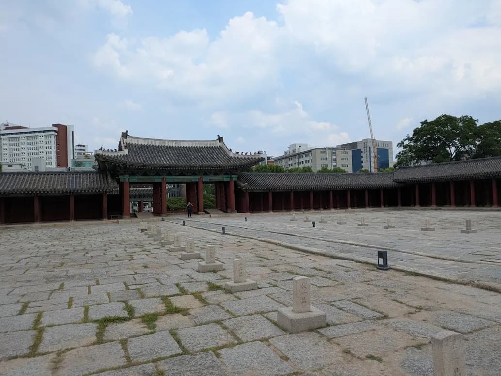 昌徳宮の建物外観、広角
