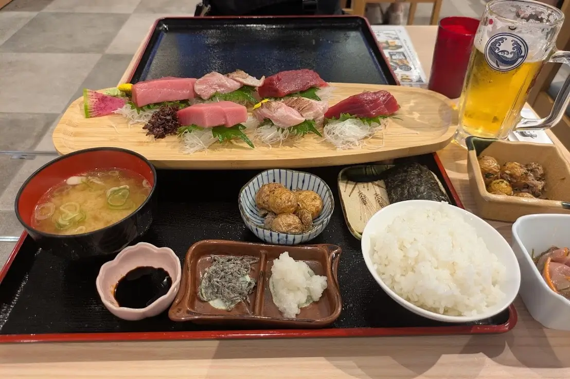 魚屋本気の本マグロ刺身定食のメニュー表