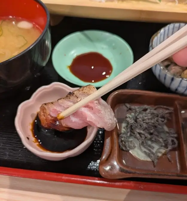 炙りをみそたまりでいただく図