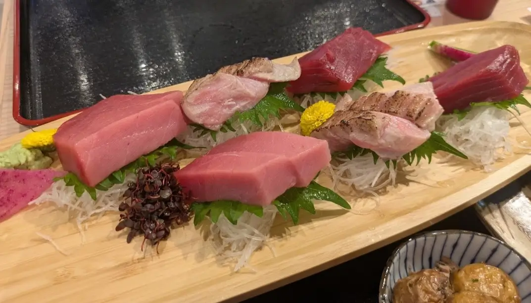 分厚い本マグロの刺身