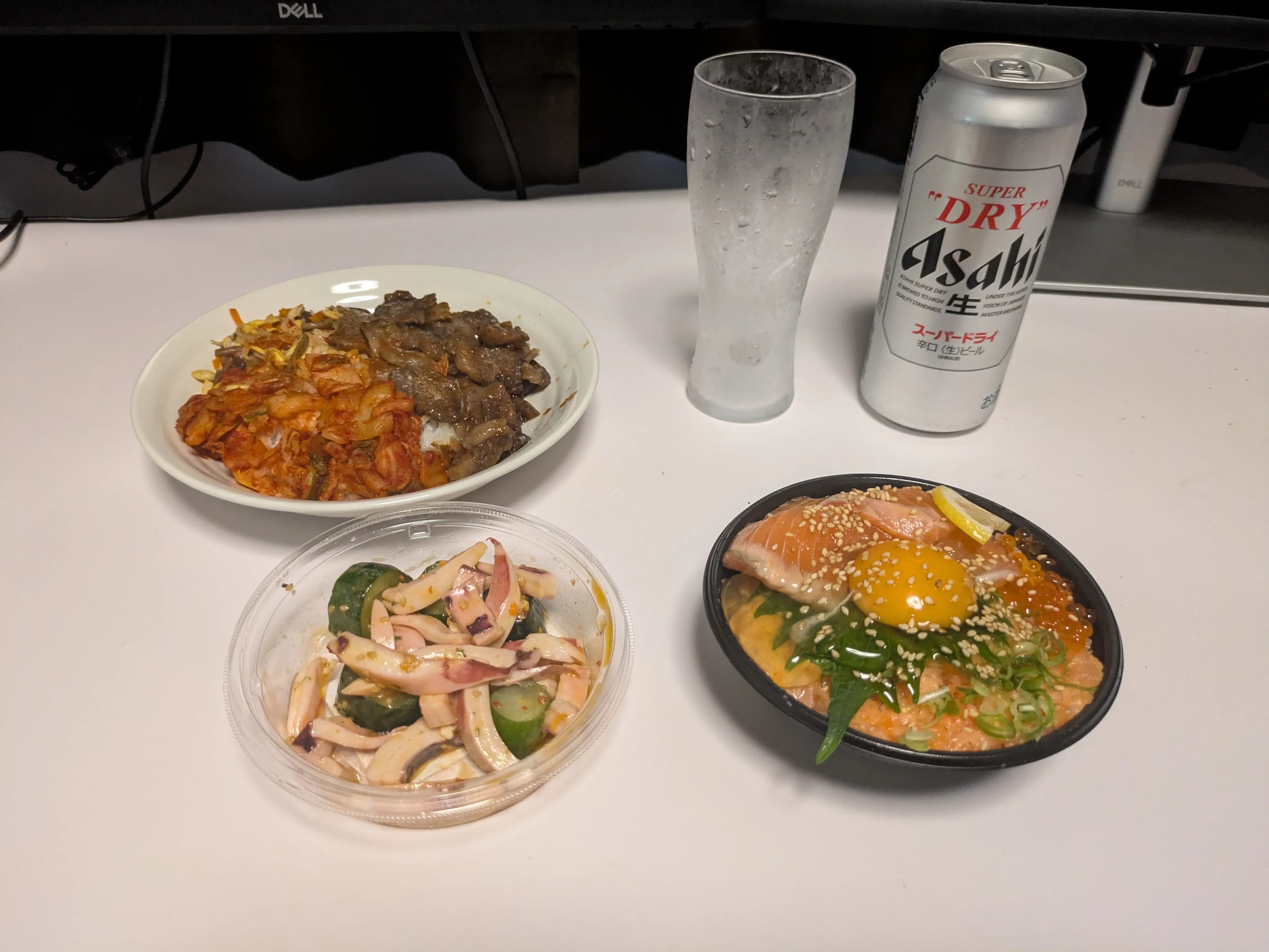 サーモンの親子丼とビビンバ丼とイカときゅうりのなにかで優勝しました。