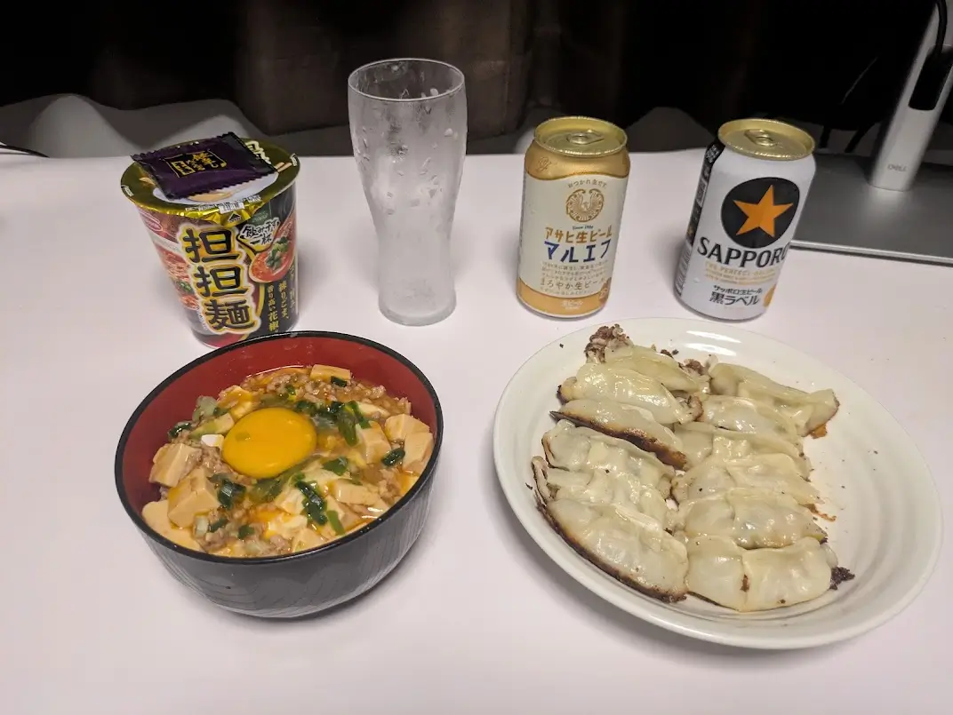 スプーンで餃子を剥がしながら優勝しました。